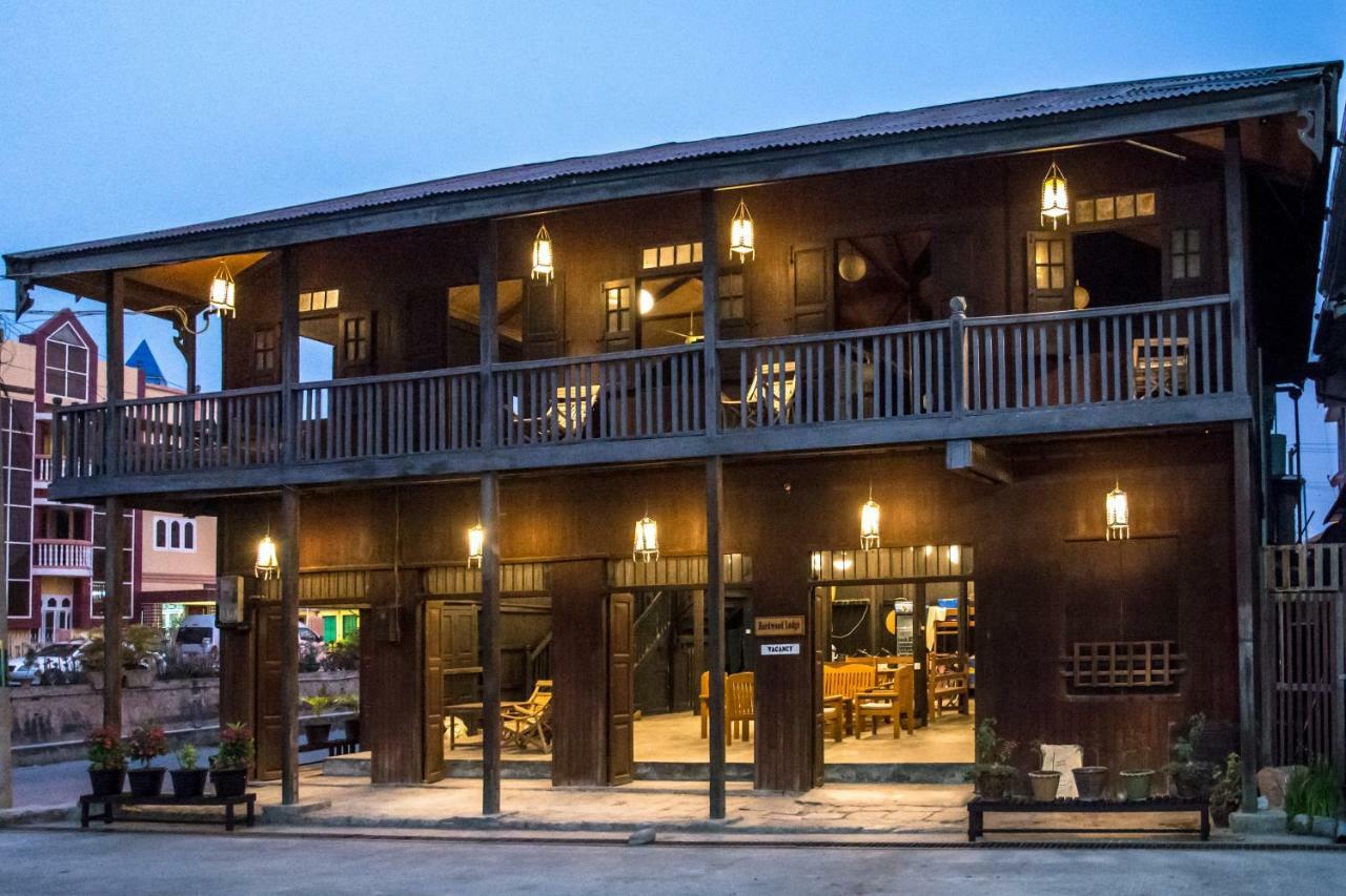 Hardwood Lodge Nyaung Shwe Esterno foto